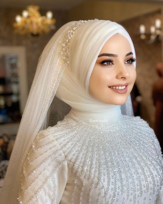 Hafif Gelin Makyaj Hijab