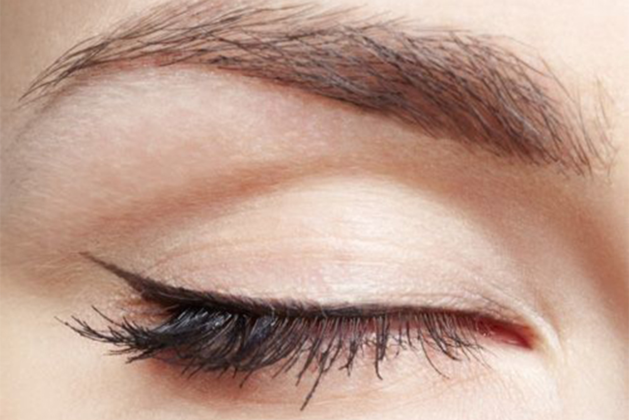 Yarım Eyeliner Nasıl Yapılır
