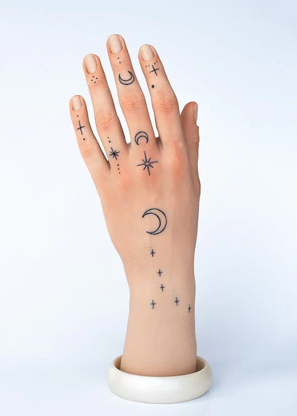 Moon Dövme