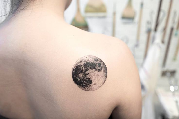 Moon Dövme