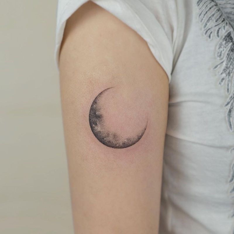 Moon Dövme