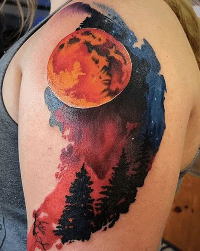 Moon Dövme