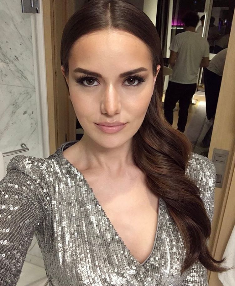 Fahriye evcen saç rengi