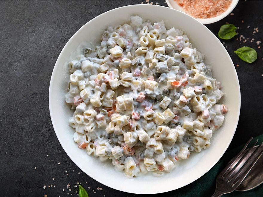 Makarna salatası