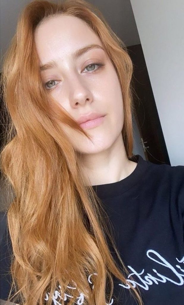 Hazal Kaya'nın yeni saç rengi