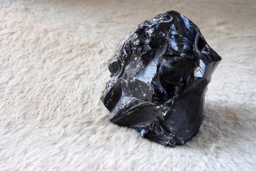 Obsidiyen taş