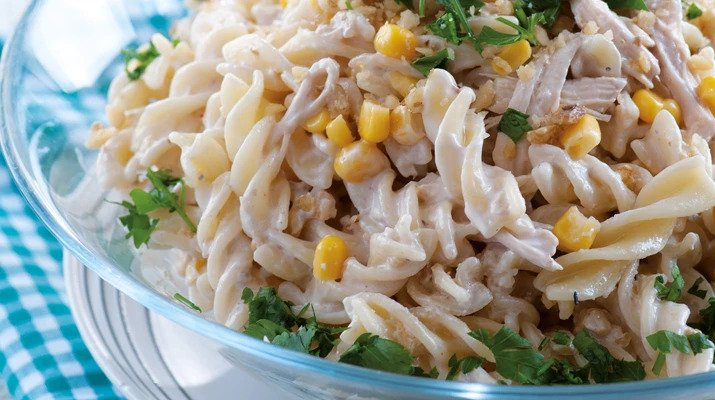 Makarna salatası