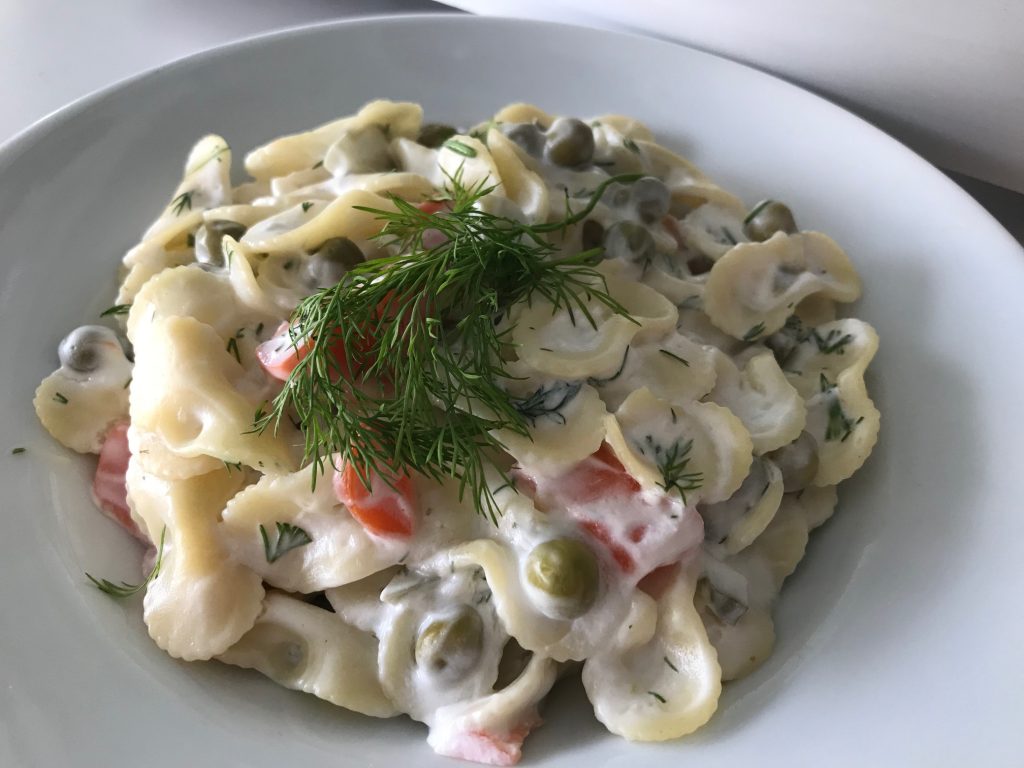 Makarna salatası