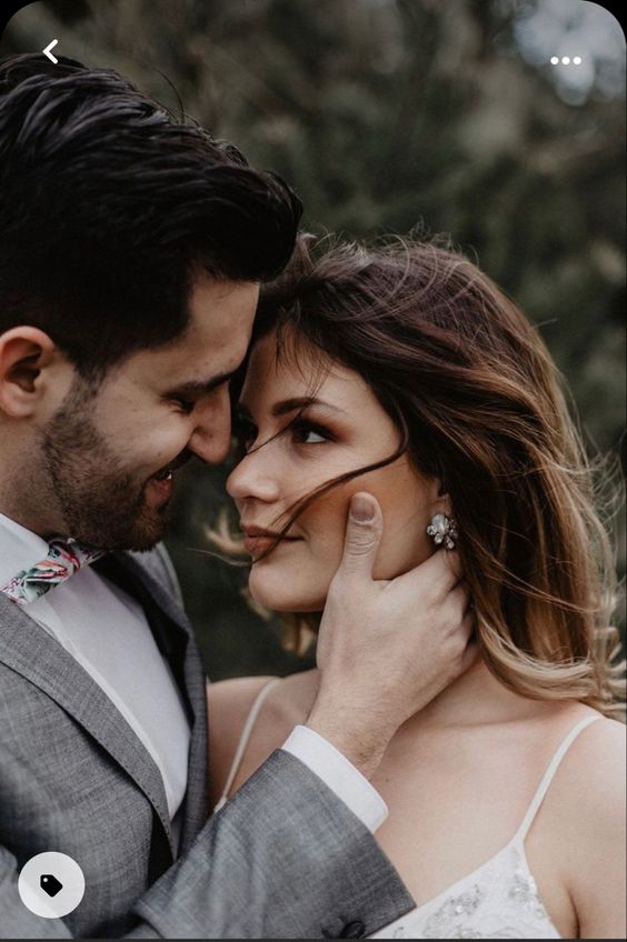 Doğal atış, gelin ve damat poz verir
