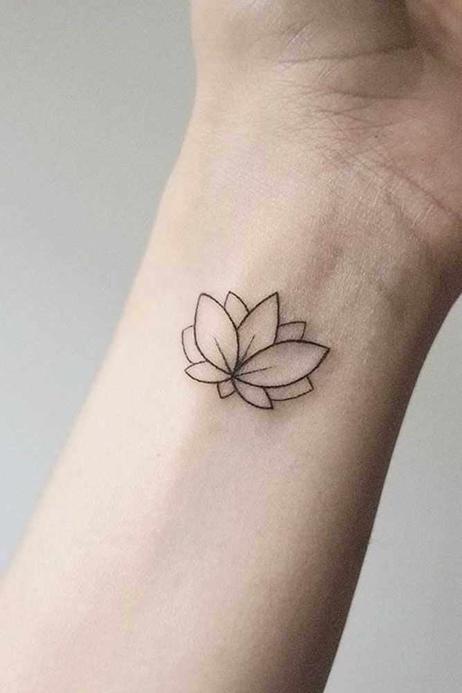 Lotus çiçek dövmesi